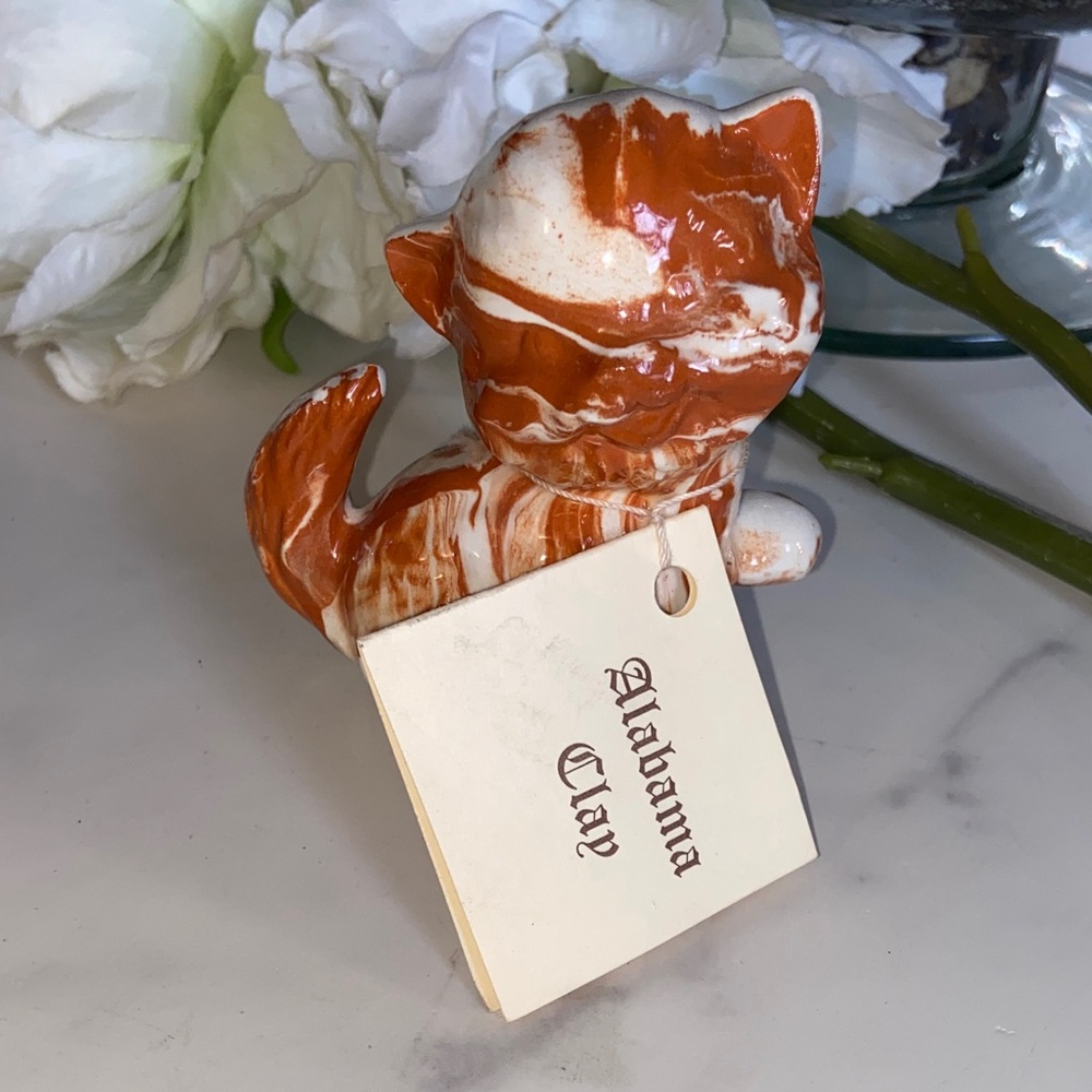 Alabama Clay Ceramic Cat Figurine - Brown and White